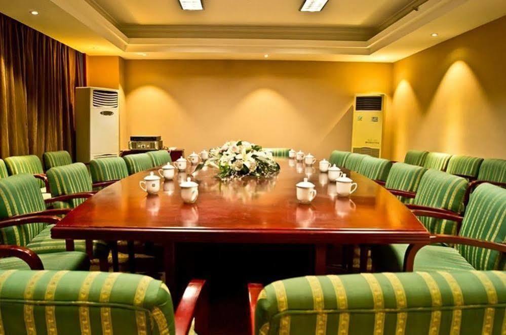 New Zhongxun Business Hotel Yueyang Экстерьер фото